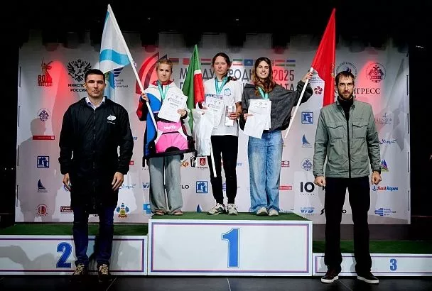 Победителей международной парусной регаты наградили в Геленджике 