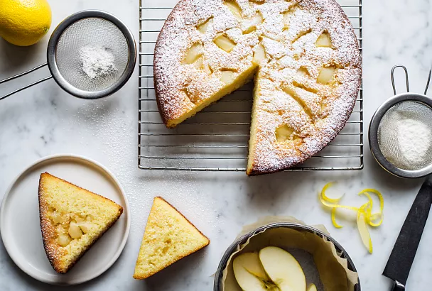 «Японский» яблочный пирог с лимонной ноткой: духовка или сковорода