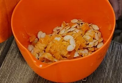 Никогда не выбрасывайте их в мусорку: чем полезны тыквенные семена для здоровья 