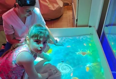 Настоящее чудо: девочку с тяжелым недугом научили ходить и говорить в краевом реабилитационном центре Краснодара