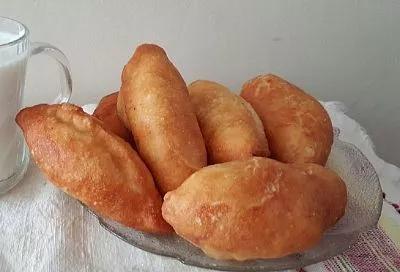 Пышные пирожки с картошкой на кефирном тесте: рецепт, которым до сих пор пользуются многие бабушки