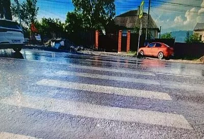 В Новороссийске автомобиль сбил подростка на пешеходном переходе