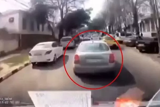 Полиция нашла водителя иномарки, не пропускавшего машину скорой помощи в Новороссийске