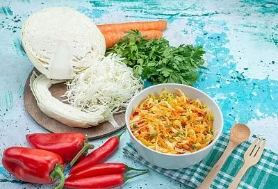 Вкуснейший салат на зиму из овощей с дачи: рецепт самой быстрой заготовки