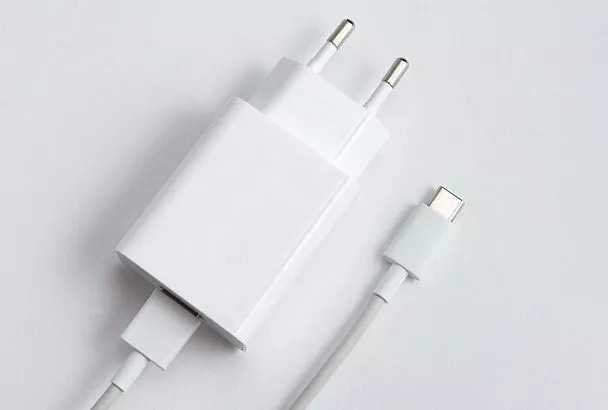Зарядные кабели для смартфонов: сколько служат и как продлить их жизнь