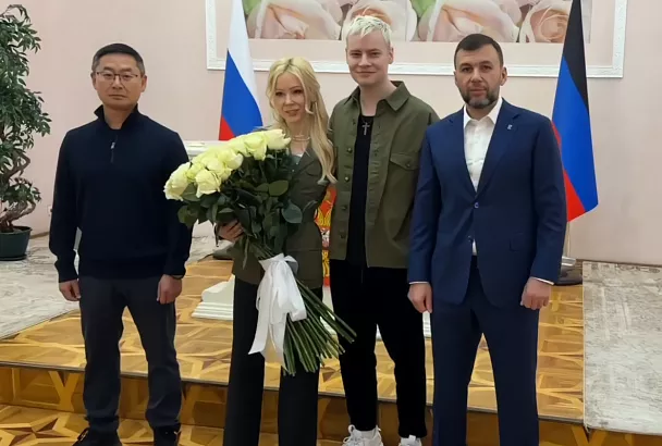 Певец Шаман и глава ЛБИ Мизулина поженились в Донецке