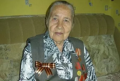 Вениамин Кондратьев поздравил ветерана Великой Отечественной Василису Веприцкую со 100-летнем юбилеем