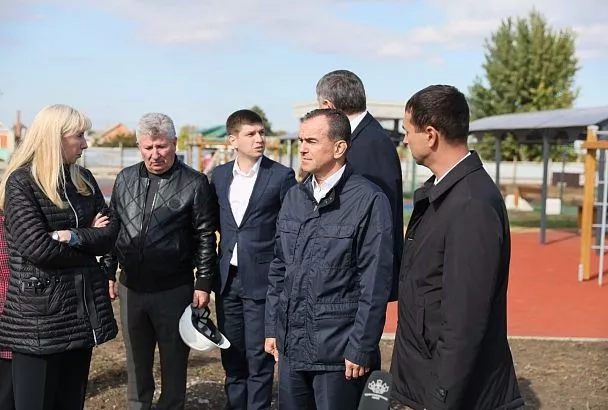 Губернатор Вениамин Кондратьев проинспектировал темпы строительства школы в станице Староминской