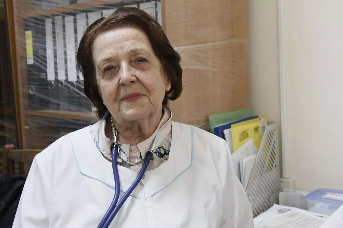 Врач-инфекционист кандидат медицинских наук Светлана Концевая уверена, что вакцинация – надежный и безопасный способ победить смертельно опасный вирус. Врач-инфекционист кандидат медицинских наук Светлана Концевая уверена, что вакцинация – надежный и безопасный способ победить смертельно опасный вирус.