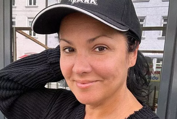 Оперная певица Анна Нетребко закрывает бизнес в России