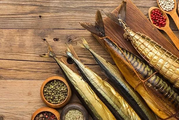 Морские деликатесы готовим дома: как закоптить скумбрию, саргана или другую рыбку