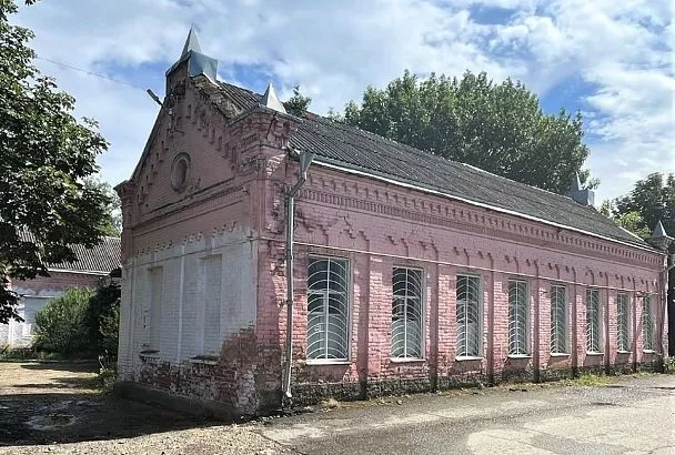 В Новокубанске для здания центральной районной больницы установили предмет охраны