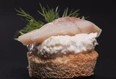 Настоящий форшмак от дяди Миши: самая вкусная намазка из селедки для черного хлеба готовится именно по этому рецепту 