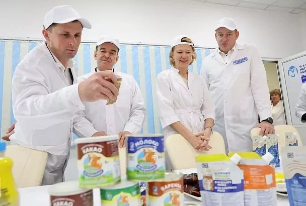 Министр сельского хозяйства РФ Оксана Лут и губернатор Кубани Вениамин Кондратьев посетили Кореновский молочно-консервный комбинат