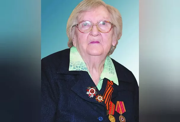 Вениамин Кондратьев поздравил со 102-летием ветерана Великой Отечественной войны Валентину Головину