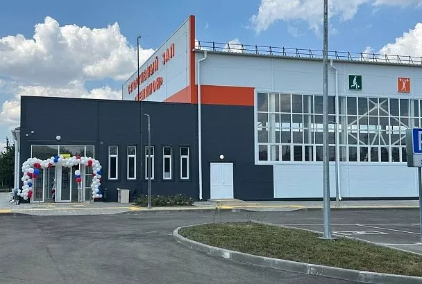 В Крыловском районе открыли малобюджетный спортивный зал «Чемпион»