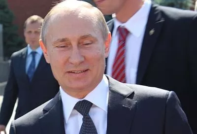 Все сразу пойдут в армию: эксперт раскрыл, зачем Путин дает им гражданство РФ