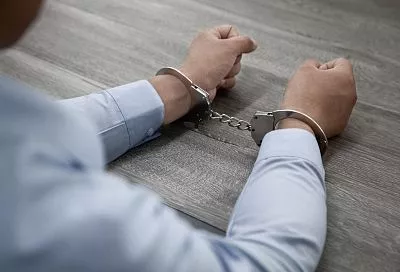 В Каспийске задержали мужчину за избиение туристов