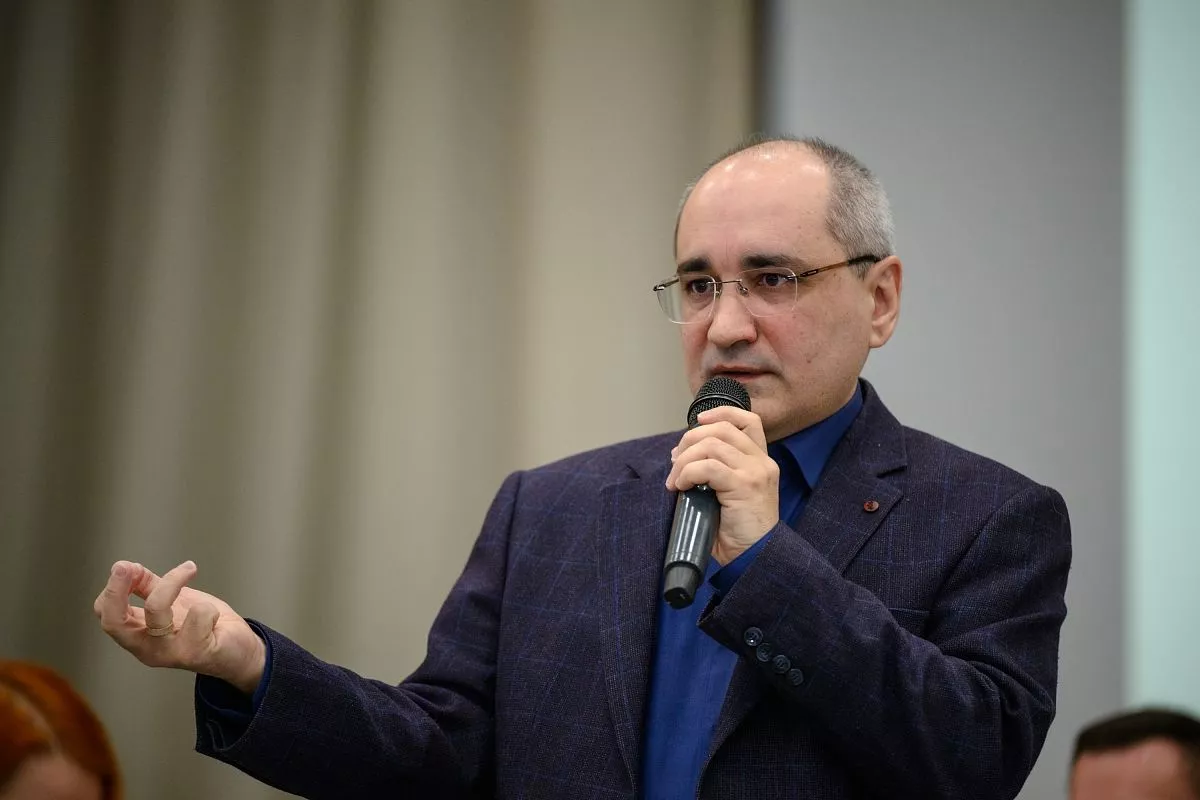 Евгений Хомутов