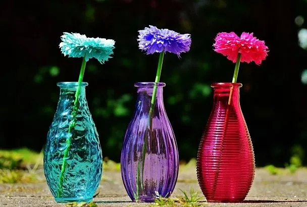 Газета точно не будет лишней: как вернуть первозданную чистоту любимым вазам. Только рабочие способы, проверенные лично