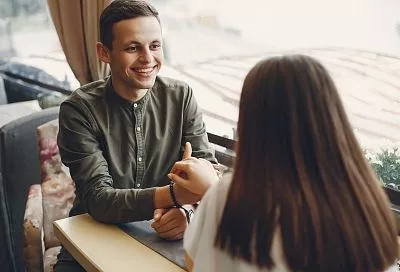 Первым делом самолеты: глава ВЦИОМ объяснил, почему увеличился средний возраст вступления в брак в России