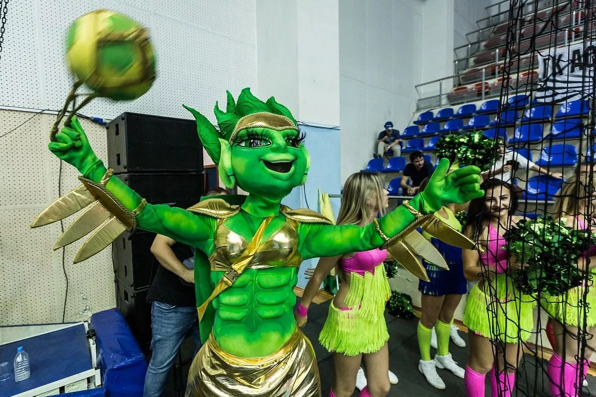 Главная чаровница всех трибун во Дворце спорта «Олимп» - Кубазонка-воительница