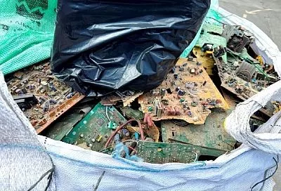 В Новороссийск из Турции пытались ввезти платину, золото и серебро под видом электронных плат и микросхем