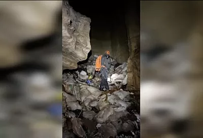 Подземную свалку нашли в пещере под Сочи