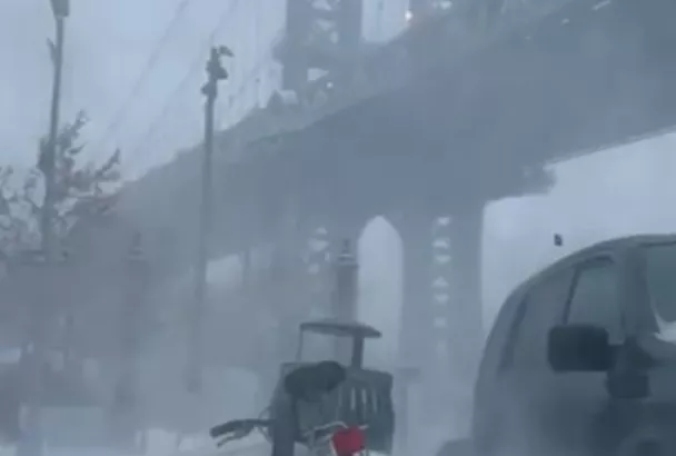 Семь погибших и миллион без света: снежная буря парализовала США