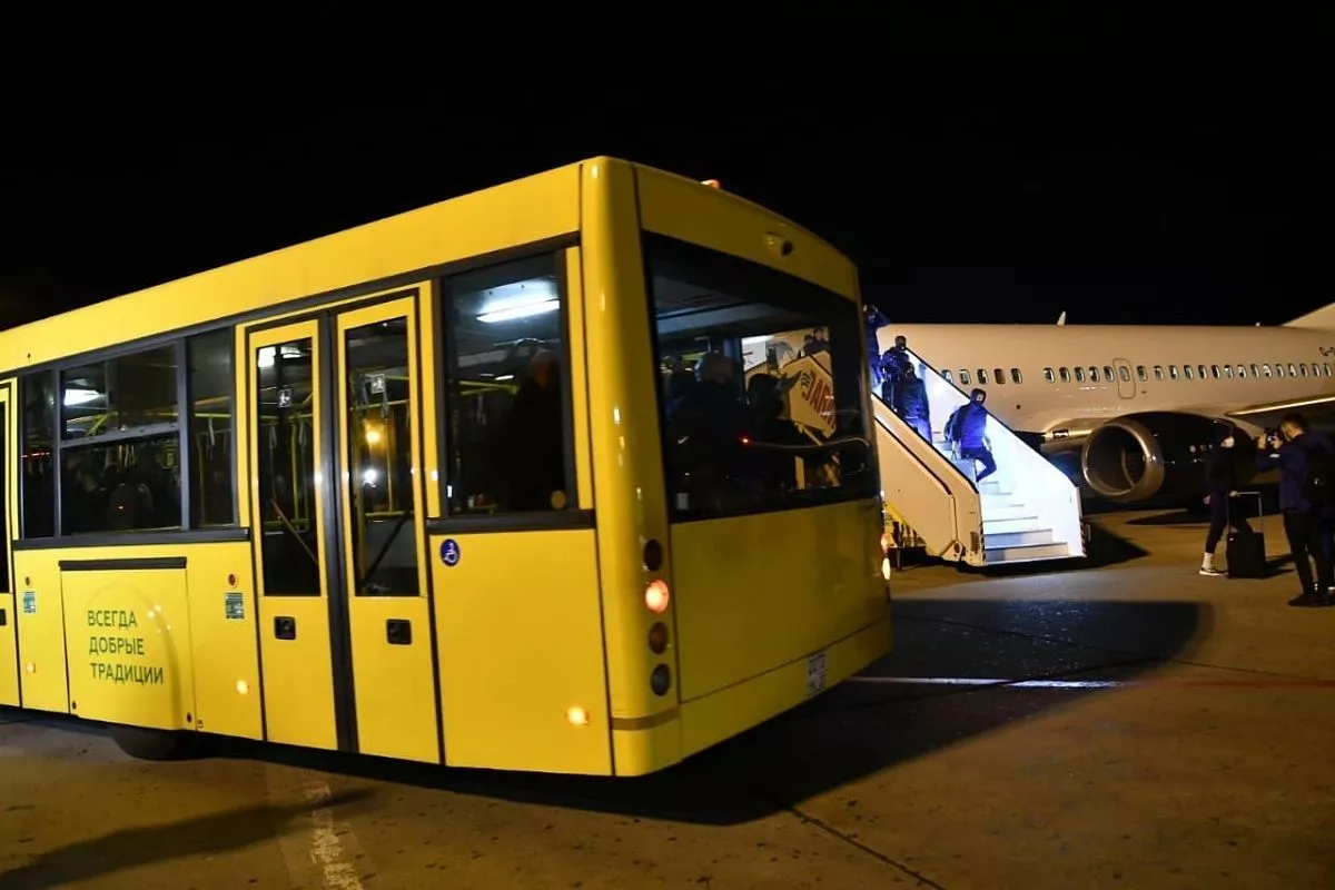 Футболисты "Челси" прилетели в Краснодар Футболисты "Челси" прилетели в Краснодар