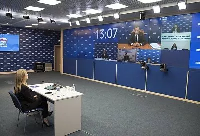 «Единая Россия» будет работать над расширением программы «Земский доктор» и принятием закона о гаражной амнистии до конца года