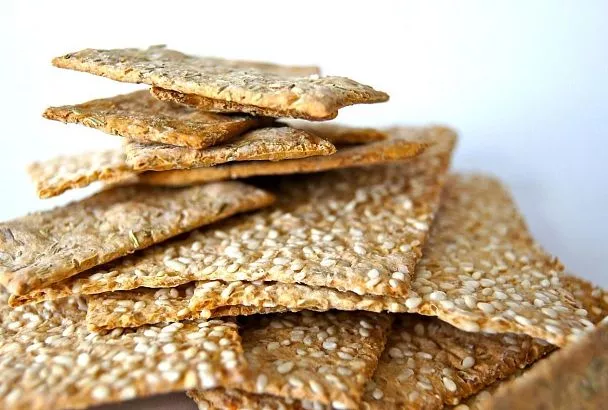 Навсегда прощаться не стоит! К чему приведет полная замена хлеба на диетические хлебцы