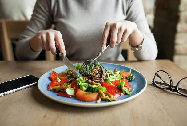 Больше белка и меньше жиров: каким должно быть питание, благотворно влияющее на здоровье печени