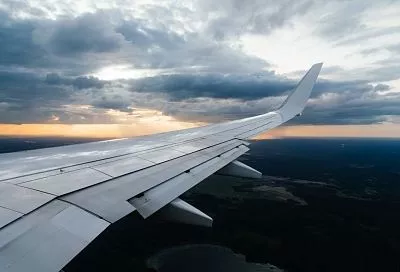 Пассажирка с ожогами доставлена в больницу из-за замыкания пауэрбанка на борту самолета