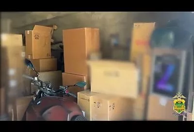 Полиция изъяла у жителя Кубани 4 тыс. литров нелегального алкоголя и 193 тыс. пачек безакцизных сигарет 