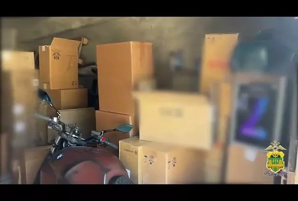 Полиция изъяла у жителя Кубани 4 тыс. литров нелегального алкоголя и 193 тыс. пачек безакцизных сигарет 