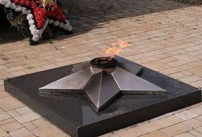 Мэр Краснодара Наумов прокомментировал инцидент с прыгающими через Вечный огонь подростками