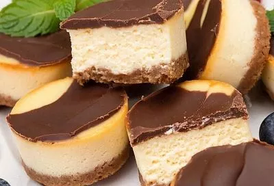 Когда мои дети просят конфет – смешиваю всего два ингредиента получаются конфеты с нежнейшим суфле и шоколада