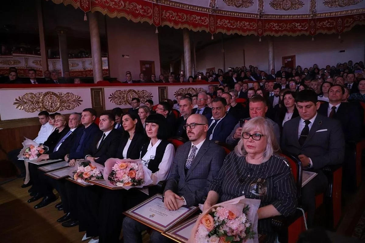 В ходе мероприятия лучшие ученые и преподаватели вузов были награждены за успехи в профессиональной деятельности.