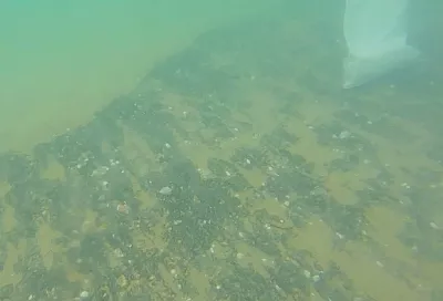 В Анапе испытали разработку, помогающую водолазам очищать дно моря от мазута