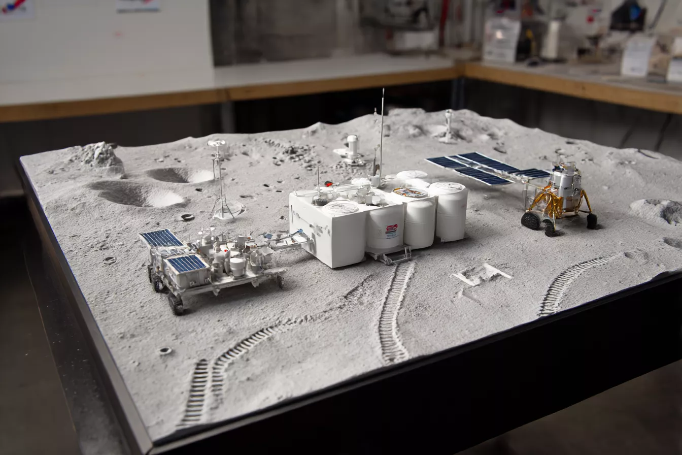 Луна рядом, но не разгадана: что мы знаем и зачем туда лететь