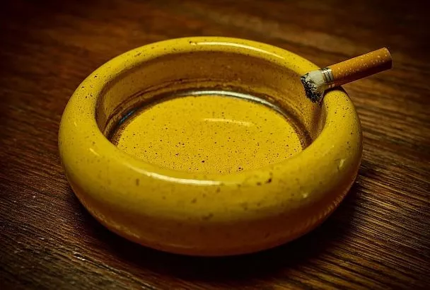 Не только легкие в опасности: онколог объяснил, как курение провоцирует рак почек и мочевого пузыря