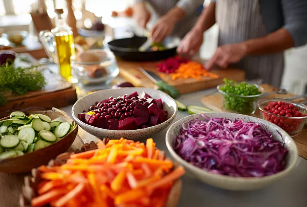 Осенний салат со свёклой: яркий вкус и бюджетные продукты