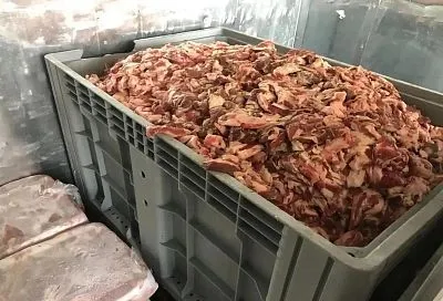 На Кубани пресекли перевозку 2 тонн мяса без документов