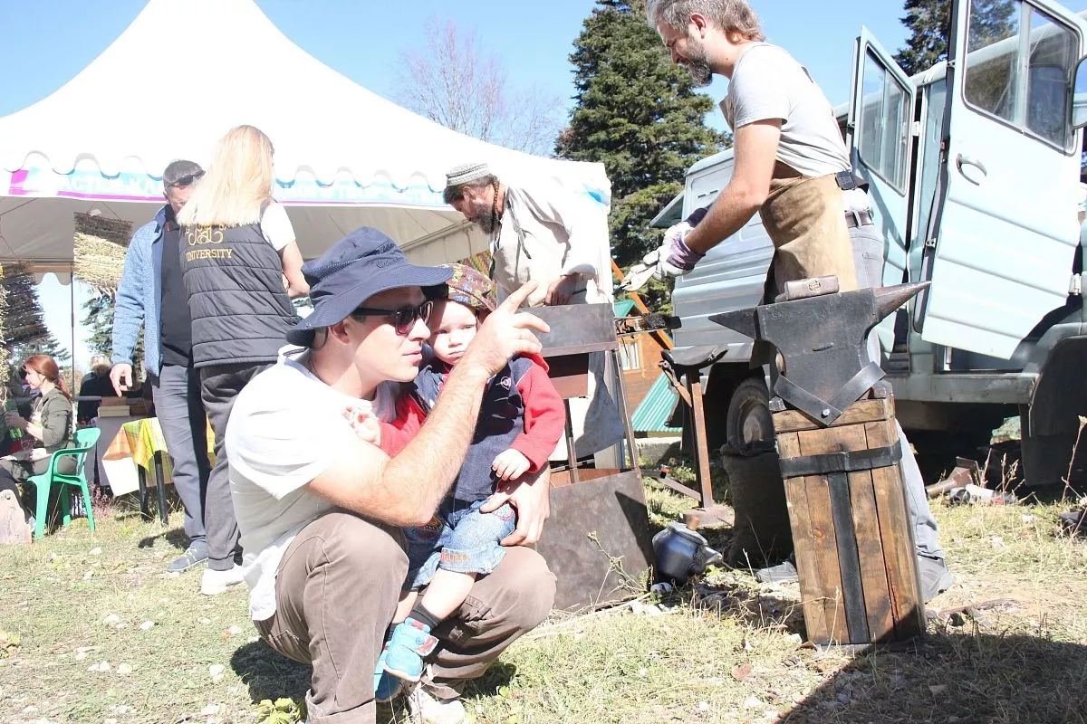 Фестиваль проводится уже четвертый год подряд министерством курортов, туризма и олимпийского наследия Краснодарского края. Фестиваль проводится уже четвертый год подряд министерством курортов, туризма и олимпийского наследия Краснодарского края.