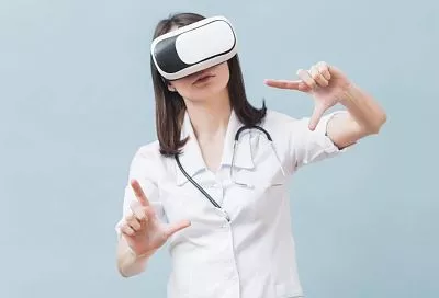 В России создали VR-тренажёр с ИИ для хирургов-офтальмологов — полностью на отечественном ПО