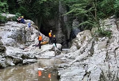 Водолазы нашли тело утонувшей в горной реке девушки в Сочи в Чертовой купели