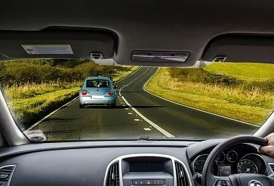 На дорогах надо быть не только внимательным: какие штрафы ждут водителей за безобразное поведение за рулем