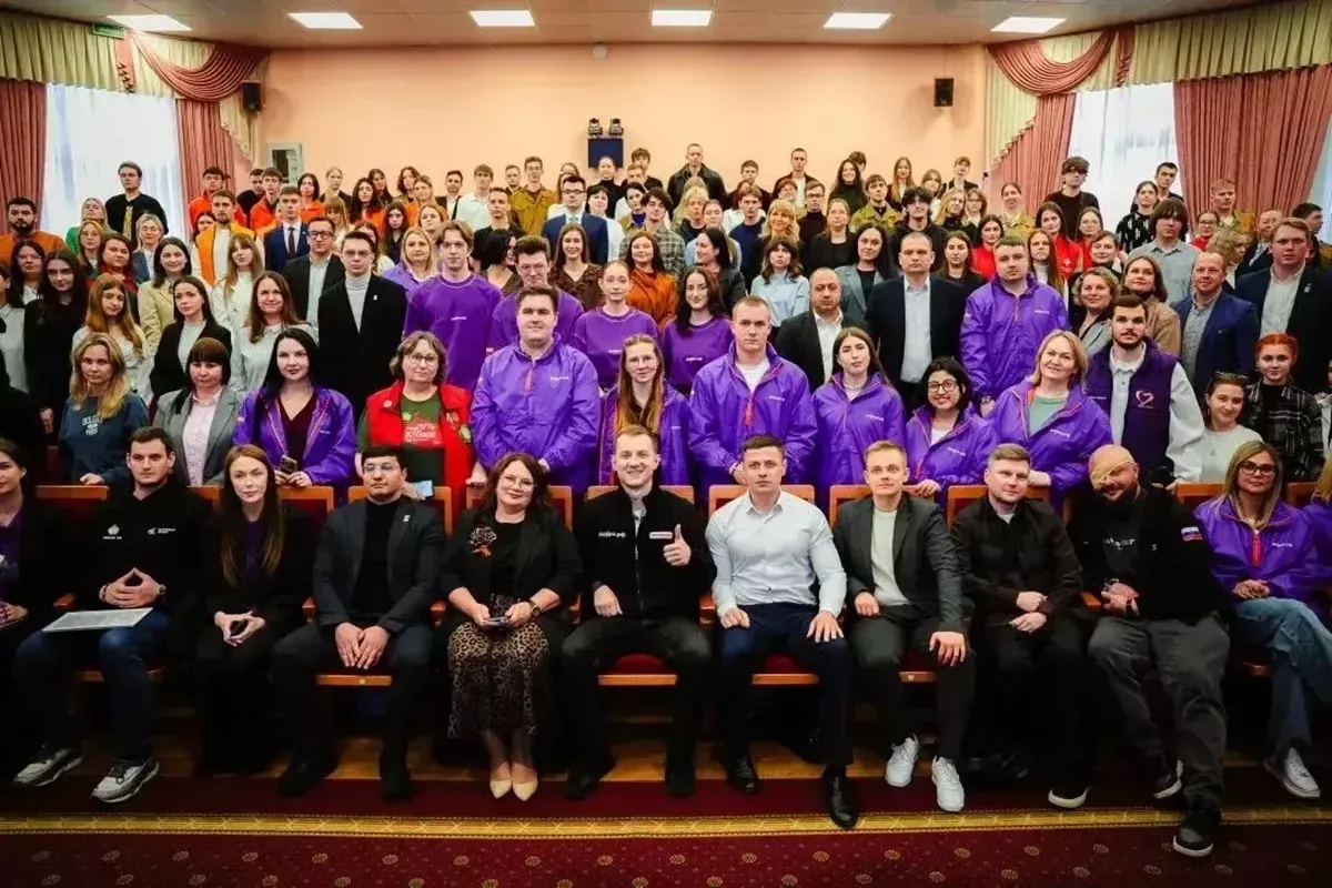 Лидер волонтерского движения России Артем Метелев встретился с добровольцами Кубани