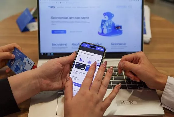 ВТБ: в половине случаев обмана жертвы сами отдают деньги мошенникам